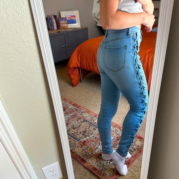 AKIRA Jeans Akira Size 3 25w Jeans Poshmark